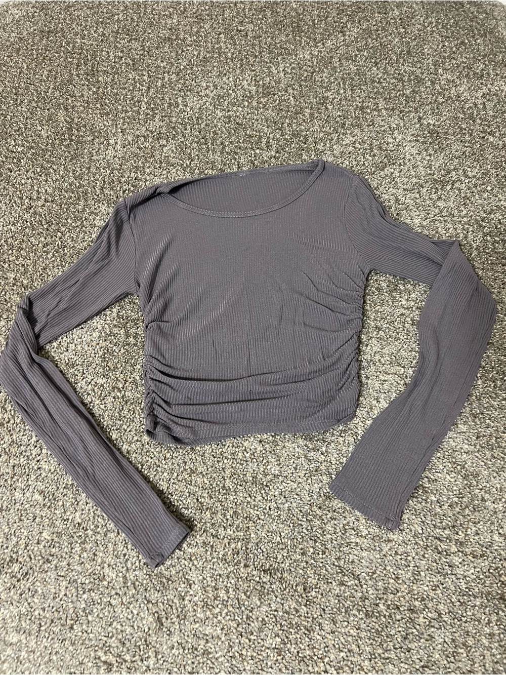 ALO Long-Sleeve Ribbed Crop Top in lavender Gray